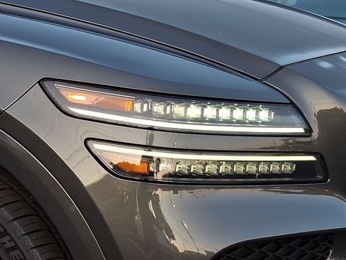 Certified 2025 Genesis GV80 3.5T Prestige AWD/4WD image 9
