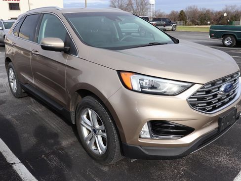 Used 2020 Ford Edge SEL w/ Convenience Package image 3