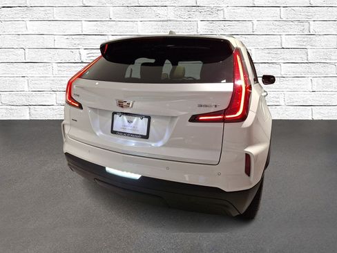 Used 2024 Cadillac XT4 Luxury w/ Cold Weather Package AWD/4WD image 6