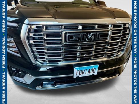 Used 2026 GMC Yukon Denali w/ Denali Reserve Package AWD/4WD image 1