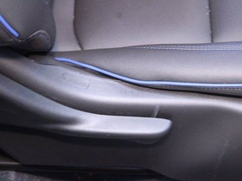 Used 2025 Buick Envista Sport Touring image 10