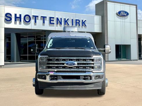 Used 2024 Ford F450 Lariat AWD/4WD image 2