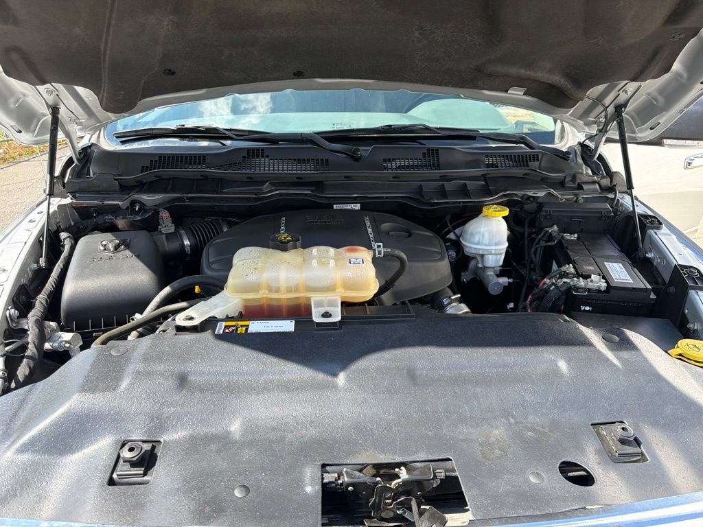 Used 2018 RAM 1500 4x4 Crew Cab Lone Star image 36