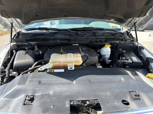 Used 2018 RAM 1500 Lone Star AWD/4WD image 36