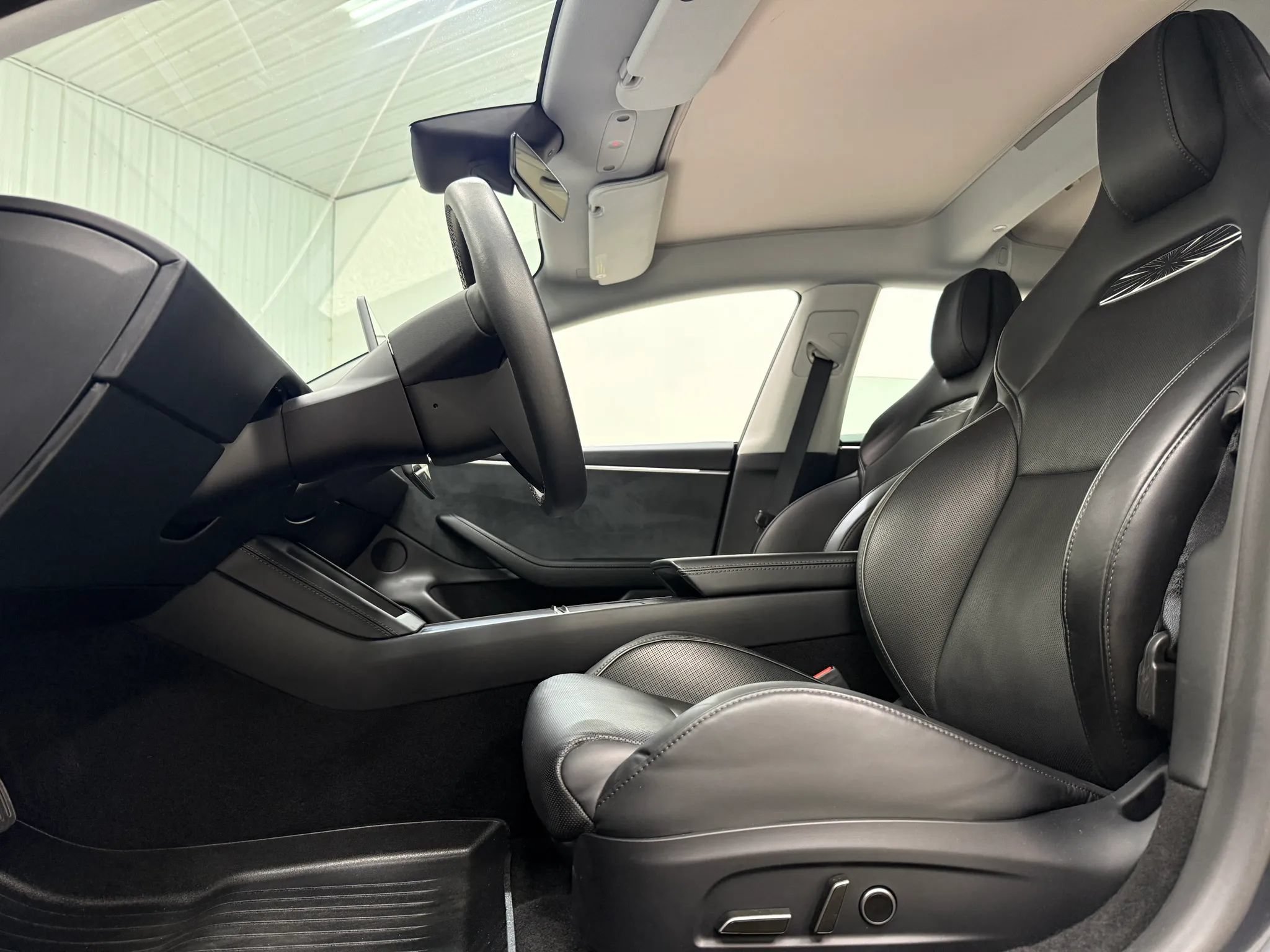 Used 2024 Tesla Model 3 Performance AWD/4WD image 16