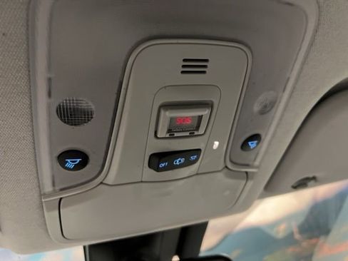 Used 2018 Toyota Prius Prime Premium image 46