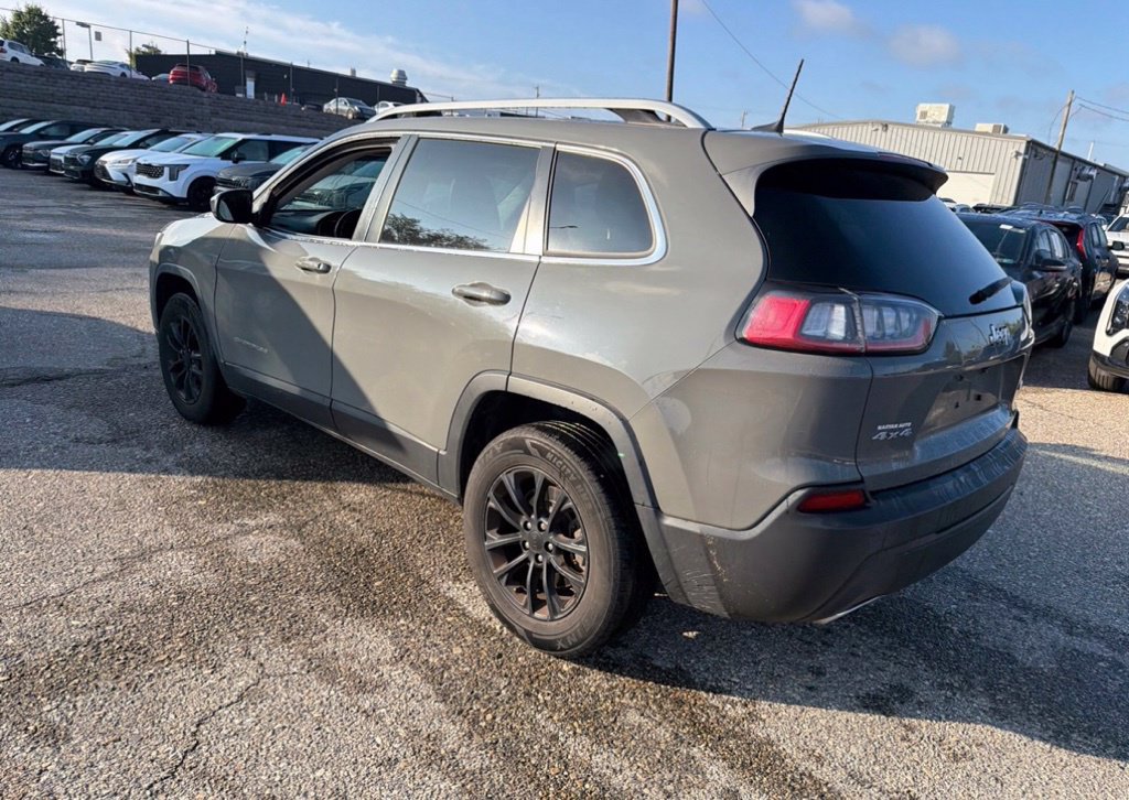 Used 2021 Jeep Cherokee Latitude Lux w/ Sun & Sound Group AWD/4WD image 6