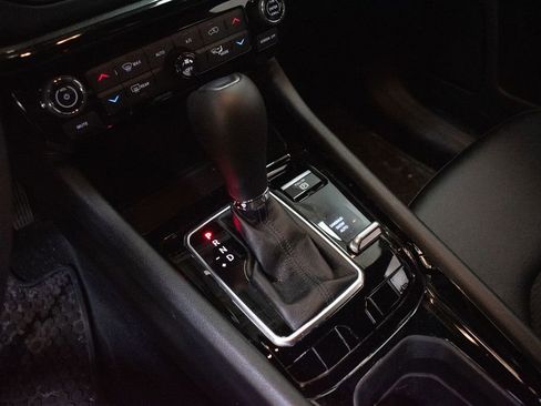 Used 2024 Jeep Compass Latitude w/ Convenience Group image 18