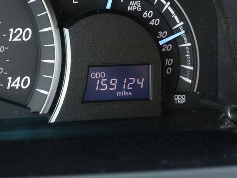 Used 2015 Toyota Camry LE image 17