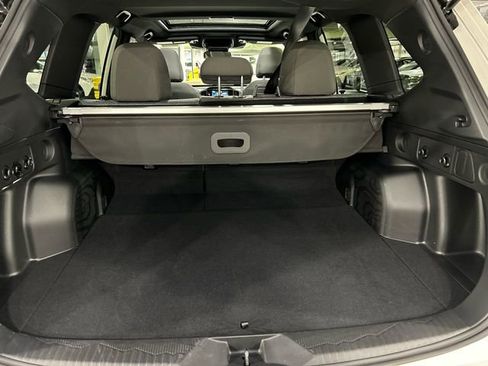 Used 2025 Subaru Forester Premium AWD/4WD image 25