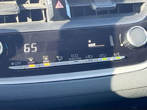 Used 2025 Toyota Corolla LE image 15