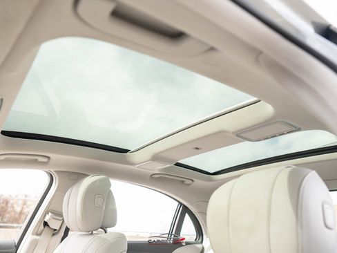 Used 2015 Mercedes-Benz S 550 Sedan image 41