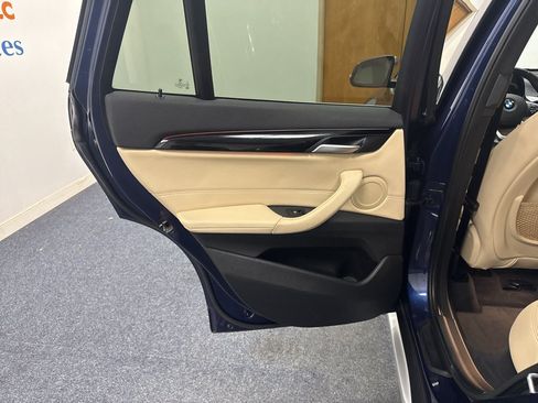 Used 2018 BMW X1 xDrive28i AWD/4WD image 12