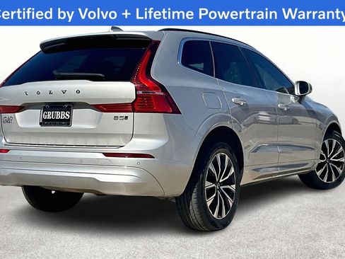 Used 2023 Volvo XC60 B5 Core image 2