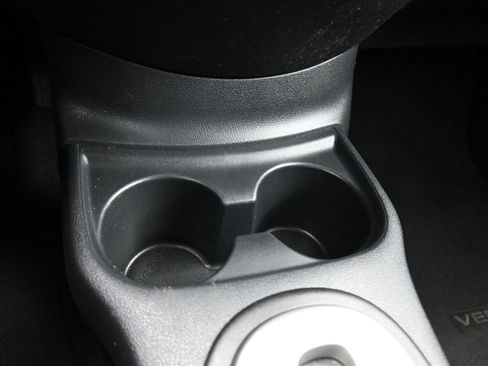 Used 2015 Nissan Versa SV image 17