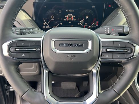 Used 2025 GMC Yukon Denali w/ Sun & Power Step Package image 24