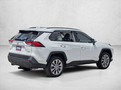 Used 2023 Toyota RAV4 XLE Premium FWD image 5