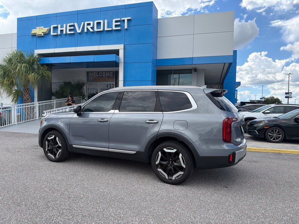 Used 2024 Kia Telluride S w/ S Sunroof Package AWD/4WD image 5