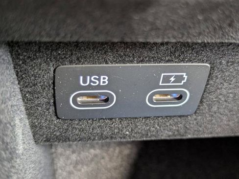 New 2026 Genesis GV70 2.5T Select AWD/4WD image 17