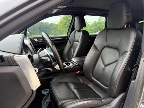 Used 2017 Porsche Cayenne S AWD/4WD image 35