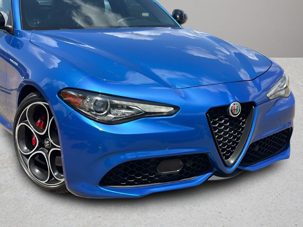 Used 2023 Alfa Romeo Giulia Veloce RWD image 24