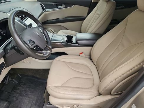 Used 2017 Lincoln MKX Select w/ Select Plus Package FWD image 20