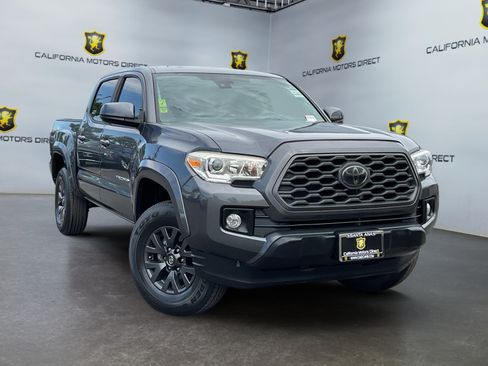 Used 2021 Toyota Tacoma SR5 AWD/4WD image 3