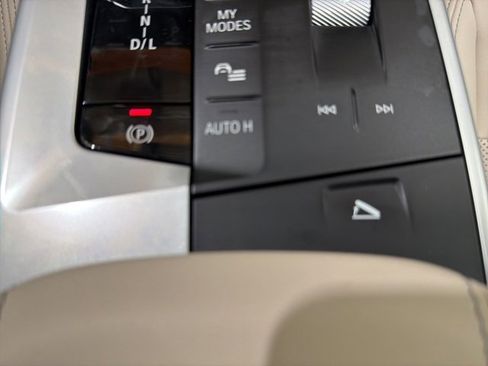 Used 2025 BMW X1 xDrive28i w/ Convenience Package image 40