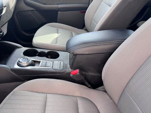 Used 2022 Ford Escape S image 9