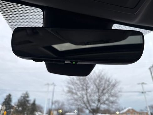 Used 2023 Toyota Highlander L image 41