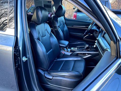 Used 2023 Kia Telluride LX image 7