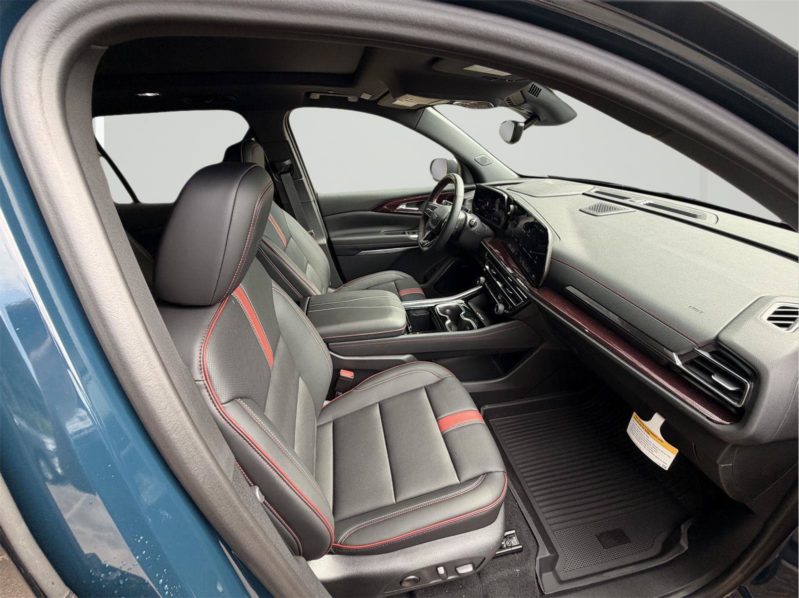 Used 2027 Chevrolet Traverse RS w/ LPO, Floor Liner Package FWD image 29