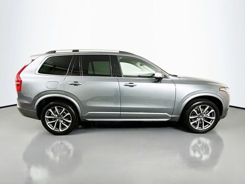 Used 2017 Volvo XC90 T5 Momentum w/ Vision Package FWD image 4