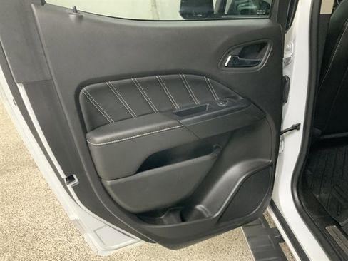 Used 2021 GMC Canyon Denali image 18