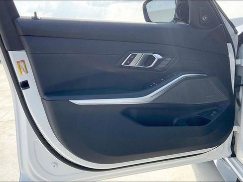 Used 2022 BMW M3 w/ Executive Package image 28