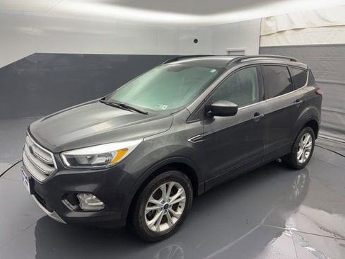 Certified 2018 Ford Escape SE AWD/4WD image 1