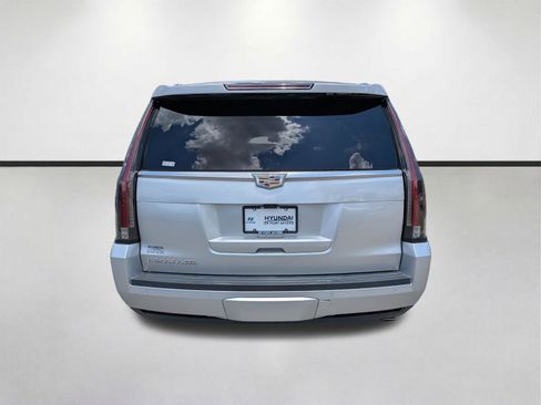Used 2019 Cadillac Escalade Premium Luxury AWD/4WD image 5