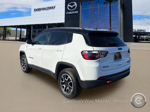 Used 2025 Jeep Compass Trailhawk AWD/4WD image 4