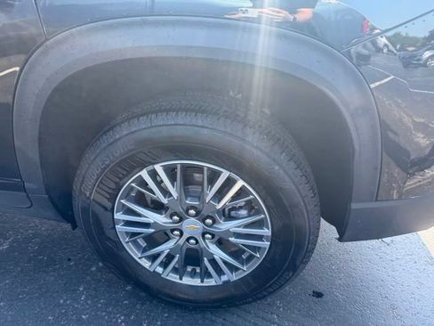 Used 2025 Chevrolet Traverse LT w/ LPO, Cargo Package AWD/4WD image 8