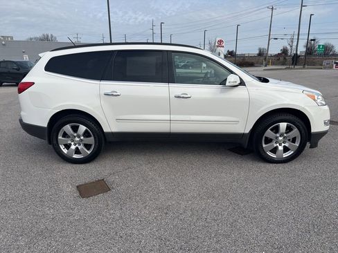 Used 2010 Chevrolet Traverse LTZ image 2