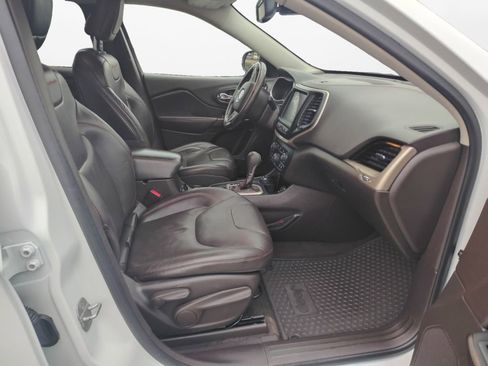 Used 2014 Jeep Cherokee Trailhawk image 23