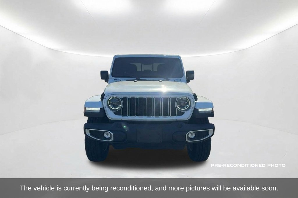 Used 2026 Jeep Wrangler Unlimited Sahara AWD/4WD image 2