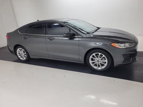 Used 2020 Ford Fusion SE FWD image 11