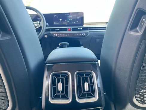 Used 2025 Kia Sorento SX FWD image 38