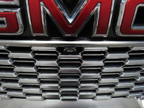 Used 2023 GMC Yukon Denali image 50