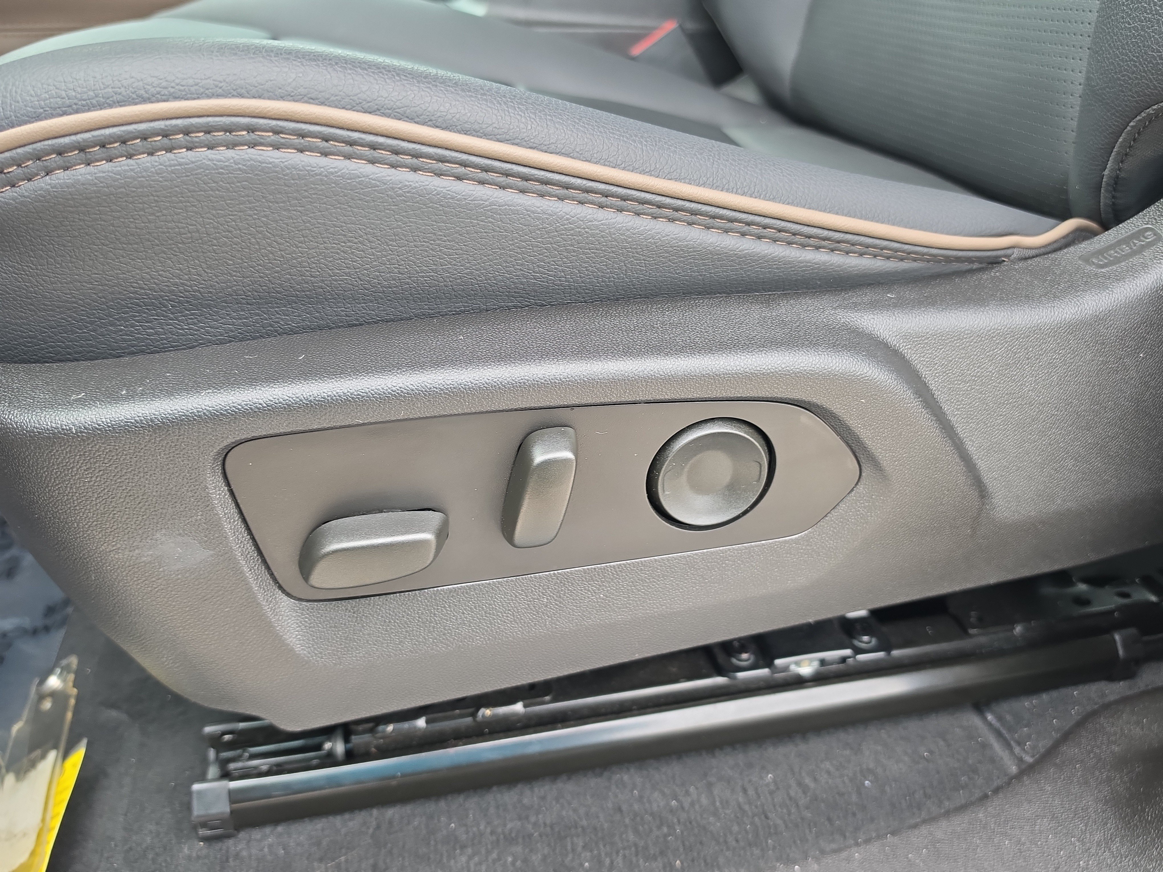 Used 2024 GMC Canyon Denali AWD/4WD image 20