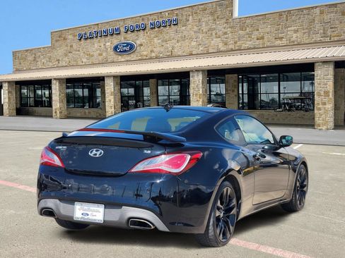 Used 2015 Hyundai Genesis 3.8 RWD image 5