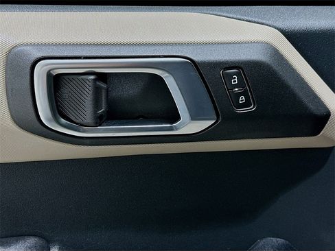 Used 2025 Ford Bronco Big Bend image 18
