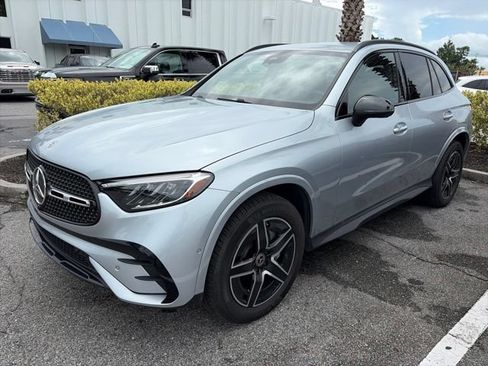 Used 2026 Mercedes-Benz GLC 300 image 1