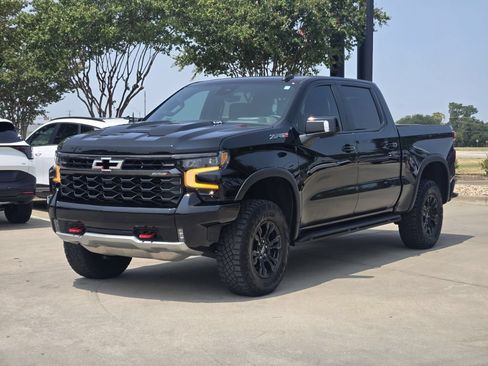 Used 2024 Chevrolet Silverado 1500 ZR2 w/ Technology Package AWD/4WD image 2